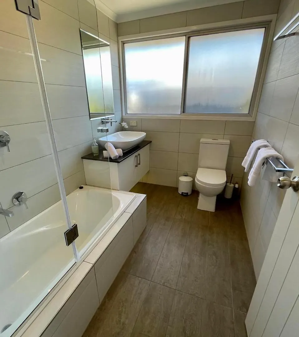 Renovated Beach House In The Heart Of Mooloolaba 0*,