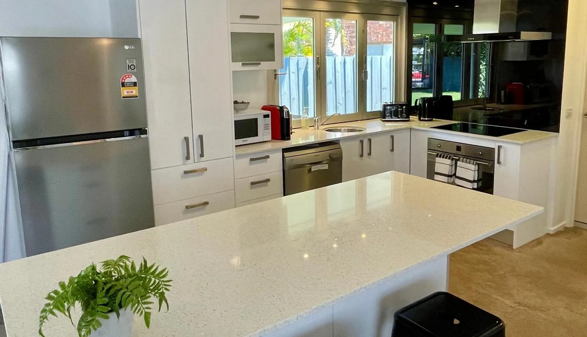 Renovated Beach House In The Heart Of Mooloolaba 0*,  Australia