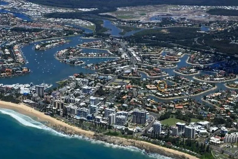 Renovated Beach House In The Heart Of Mooloolaba Holiday home